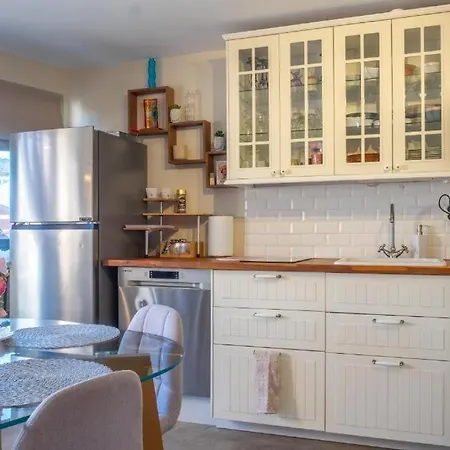 Appartamento Lovely Modern Floor In Just A Short Walk From Beaches And The Palais - 2399