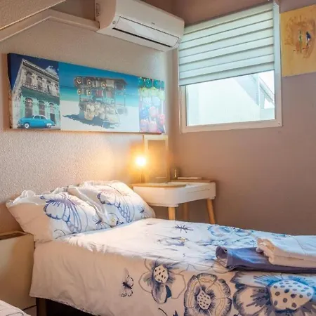 Lovely Modern Floor In Just A Short Walk From Beaches And The Palais - 2399 *